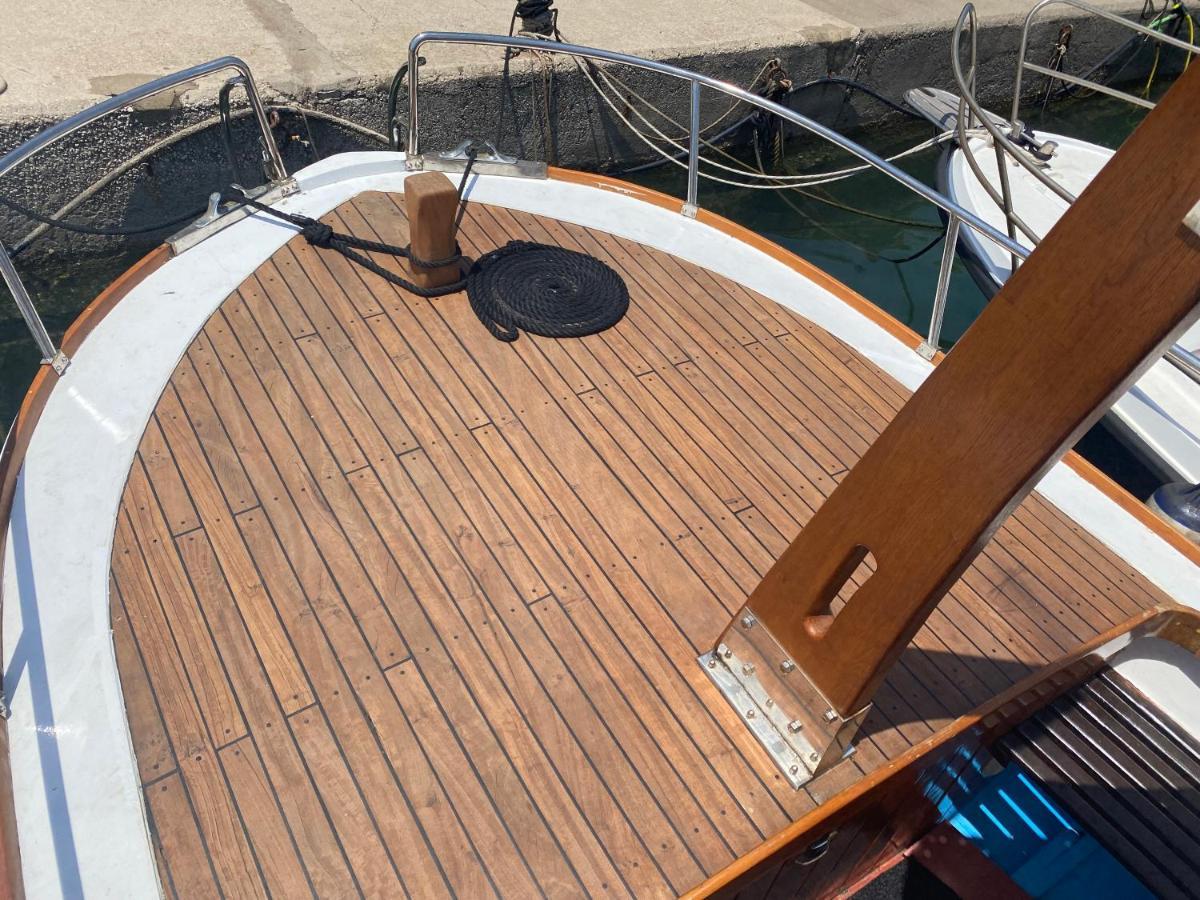 Gringo Boat Botel *