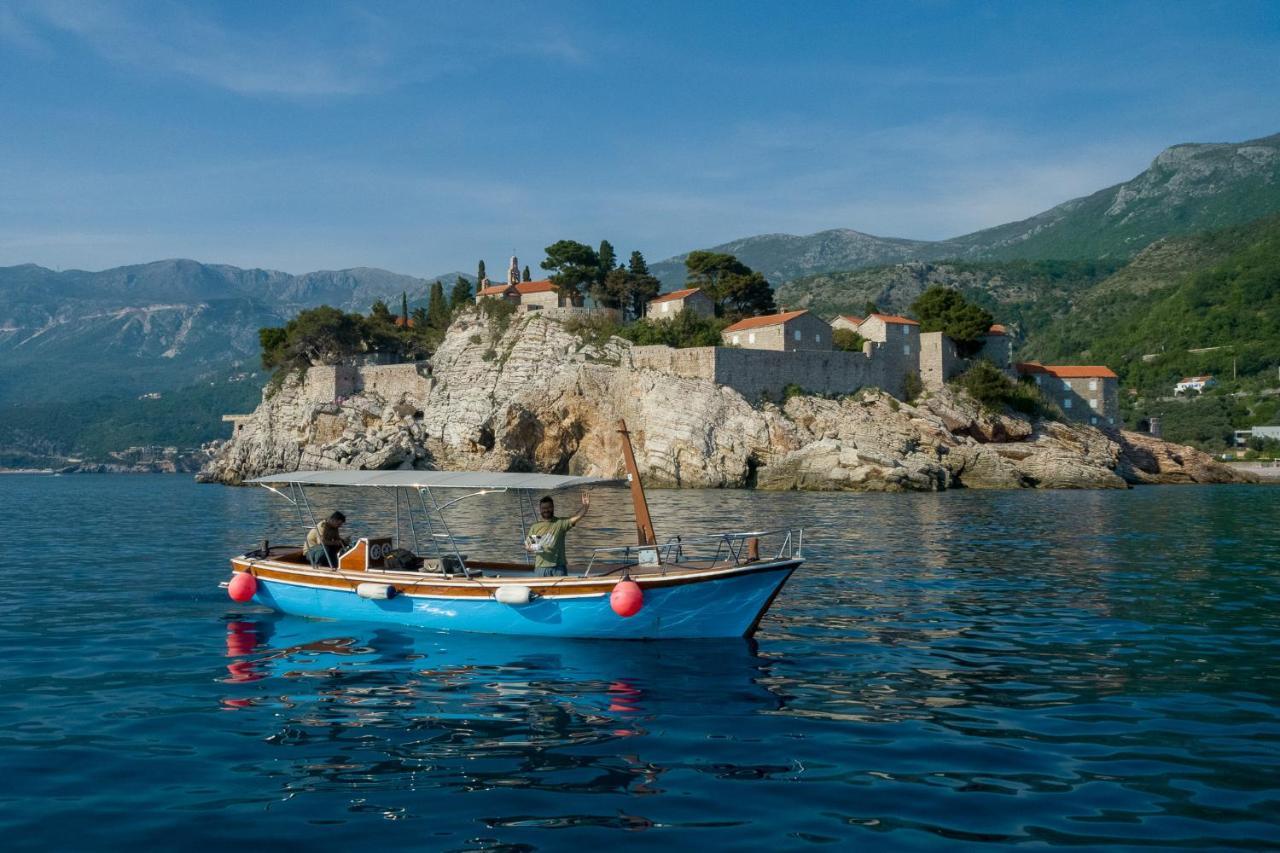 Gringo Boat Botel Budva